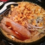 らーめん布袋 - 味噌カレー牛乳ラーメン大盛コーントッピング