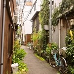 木古里 - 細い路地を入るとお店はある