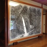 比良山荘 - 玄関の墨絵