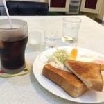 喫茶かりん - モーニングセット、ドリンク代プラス50円です(アイスコーヒー400円なので、450円のモーニングセットです