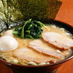 横浜家系ラーメン 孝太郎 - 