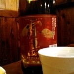 Sumibi Yakitori Torishou - 陶器の大きな焼酎グラスになみなみと入れて下さいます！