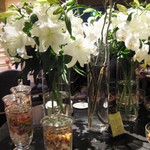 ザ・リッツ・カールトン大阪 - クッキーやビーンズ、マーブルチョコもあり（クラブラウンジ）