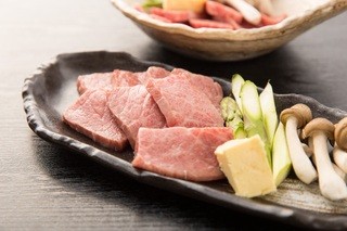 h Kokorosushi - 黒毛和牛の陶版焼き 1,650円