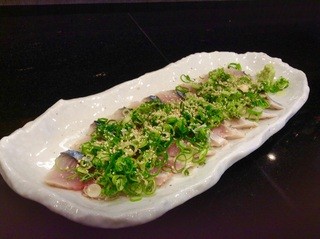 h Kokorosushi - 〆鯖の葱まみれ 850円