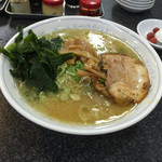 ラーメン 前田家 - 好みに応じてこってり（油多め）も作ってくれます
      ラーメン（並）¥600