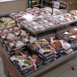 マルエツ - maruetsu 葛西店 お弁当販売テーブル