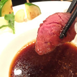 和フレンチバル村塾 - カンガルーもも肉を自家製のガーリックソースでいただく♫