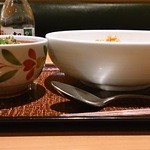 デニーズ - 冷麺風カペリーニと牛カルビごはん（税込996円）側面