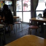 安田屋 - 店内は入れ替え制