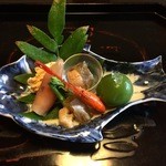 比良山荘 - 八寸：鮎なれ寿司・青梅甘露煮・手長海老・鯉の卵・鰻の肝の煮こごり・茗荷寿司・しおでの胡麻酢