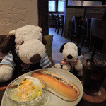 うさぎとぼく - ちびつぬ
      「つぬっこちゃん、どこ行ってたの～？
      さっき変な、親切なくまさんがチロルをくれたの～」
      
      この日も楽しく、お食事させてもらいました。
      うさぼくさん、ありがとう～！！