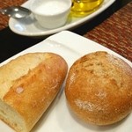 シェ モン アミ - 天然酵母のパン、バケット