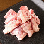炭火焼ホルモン ぐう - ホルモンの塩は呑兵衛に人気！