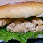 サパンジ - よだれ鶏のサンドイッチ