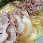 家系ラーメン まこと家 - チャーシュー麺￥900 麺硬　味薄