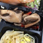 Abe Yoshiko No Ouchi Gohan - 副菜。しいたけが肉厚で美味しかった！