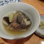 まる作 - 熱々のスッポンを取り皿でチョイ冷まして・・・