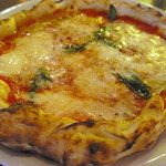 BACAR - マルゲリータ：フレッシュモッツァレラ、バジリコ