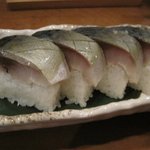 Wasui Sai Izumi - 「自信あり」(店主)の鯖寿司。肉厚で絶妙。