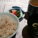 白石家 - たけのことシラスの炊き込みご飯