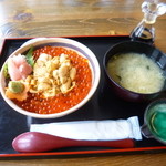 海のや - 生ウニいくら丼　2,500円