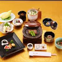 今月のおすすめ料理  華コース 　 ご予約ください。