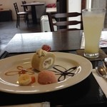 ゆらり - 吉備糖のロールケーキとジンジャーエール