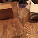 黒毛和牛一頭買い肉バル デルソーレ - 泡～