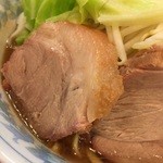 らーめん 陸 - ブタ。腕肉でしょうか？柔らかくって、味付けもジャスト‼︎