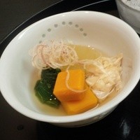神戸吉兆 リーガロイヤルホテル店 - 湯葉と野菜の炊き合わせ