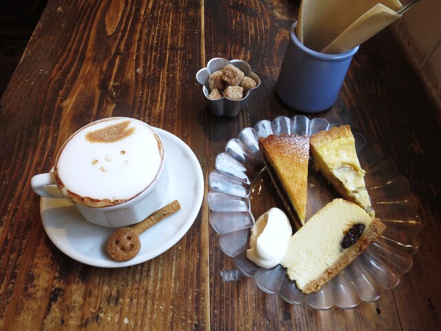 cafe Lotta（カフェ・ロッタ）>