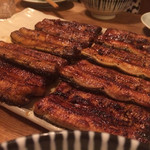 かぶと - 手前が天然、奥が養殖