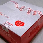 銀座コージーコーナー - お馴染みの赤い箱