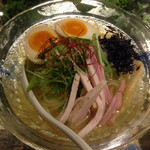 Japanese Ramen Noodle Lab Q - 【夏季限定】
      冷やし煮干(塩)
      880円