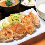 Charcoal-grilled chicken with yam (salt or sauce)