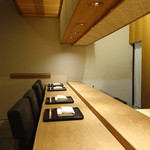 虎白 - カウンター席　2015年4月