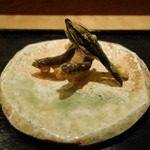 虎白 - 「揚物」稚鮎と行者ニンニクの揚物　2015年4月