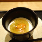 虎白 - 「先付」ごま豆腐雲丹乗せ、蕗の薹の葛餡掛けあられ添え　2015年4月