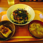 酒食・一楽 - やきとり丼