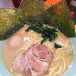 八島家 - 醤油ラーメン中盛煮卵