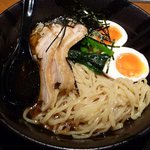 居酒屋 いちの膳 - 冷やしらーめん＋煮玉子の麺