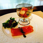花郷 - タコとトマトのマリネとスモークサーモン
