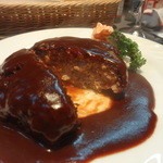 ゴメンネJIRO - ハンバーグステーキ断面