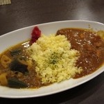 マナ キッチン - 合いがけカレー＠野菜とチキン