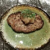 黒毛和牛専門 天の幸山の幸 淀屋橋店  - メインの宮崎牛とおいも豚の自家製ハンバーグ