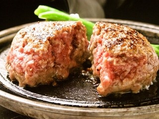 h Guriru Fukuyoshi - 人気No. 1とろけるハンバーグは年間４０万食の人気メニュー