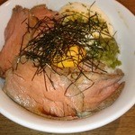 ぐるり - 大和芋とろろのローストビーフ丼　1000円