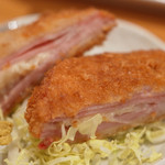 立飲みカドクラ - プレミアムハムカツ！
これが美味い！