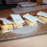 Kagura - ヘレステーキを乗せていたパン。食べ終わったらタマゴサンドに！